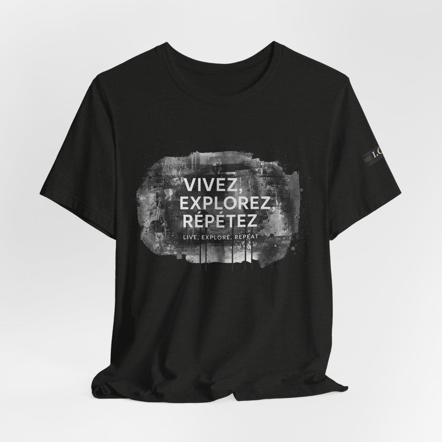 I.O.V-FL26 "Vivez, Explorez, Répétez" Graphic Tee