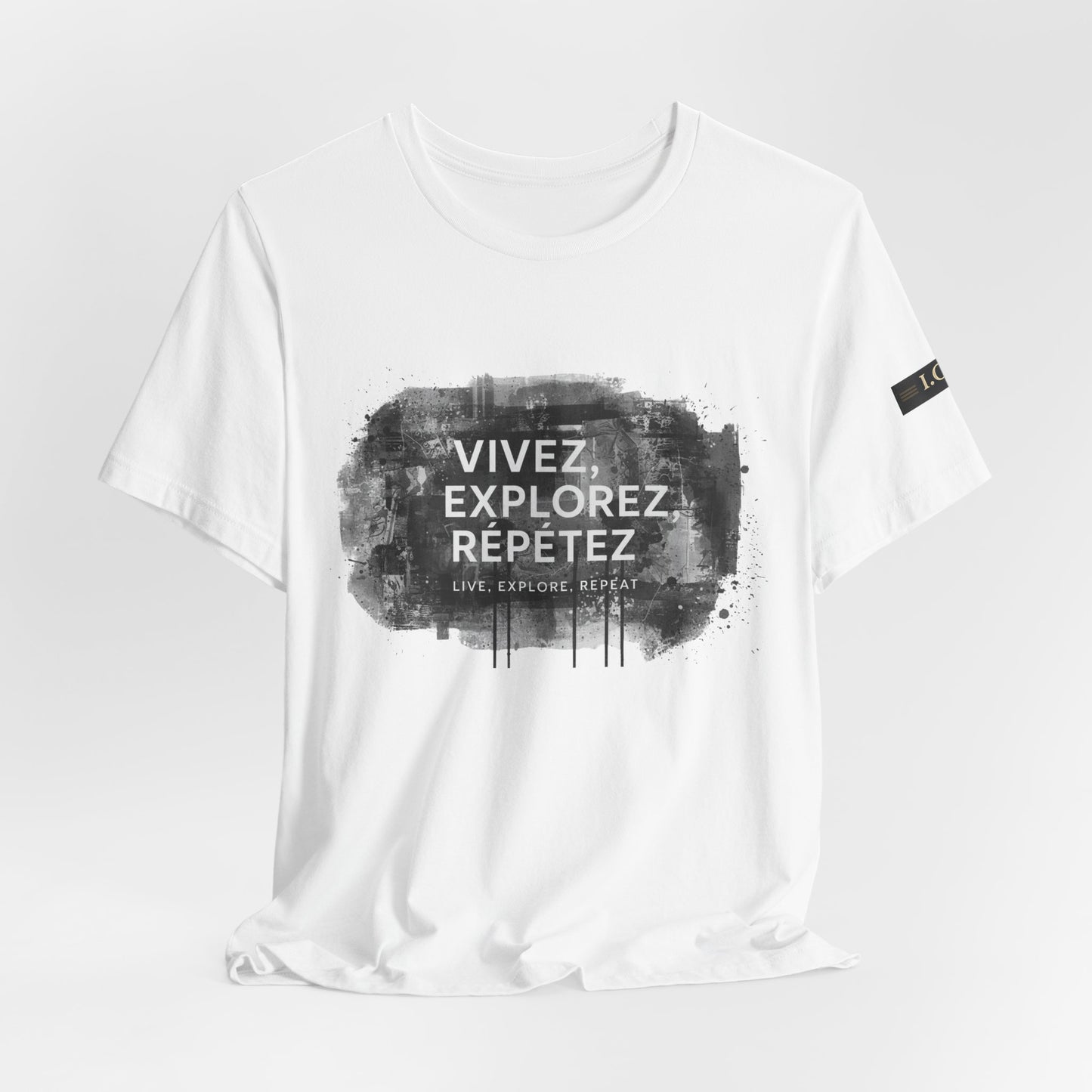 I.O.V-FL26 "Vivez, Explorez, Répétez" Graphic Tee