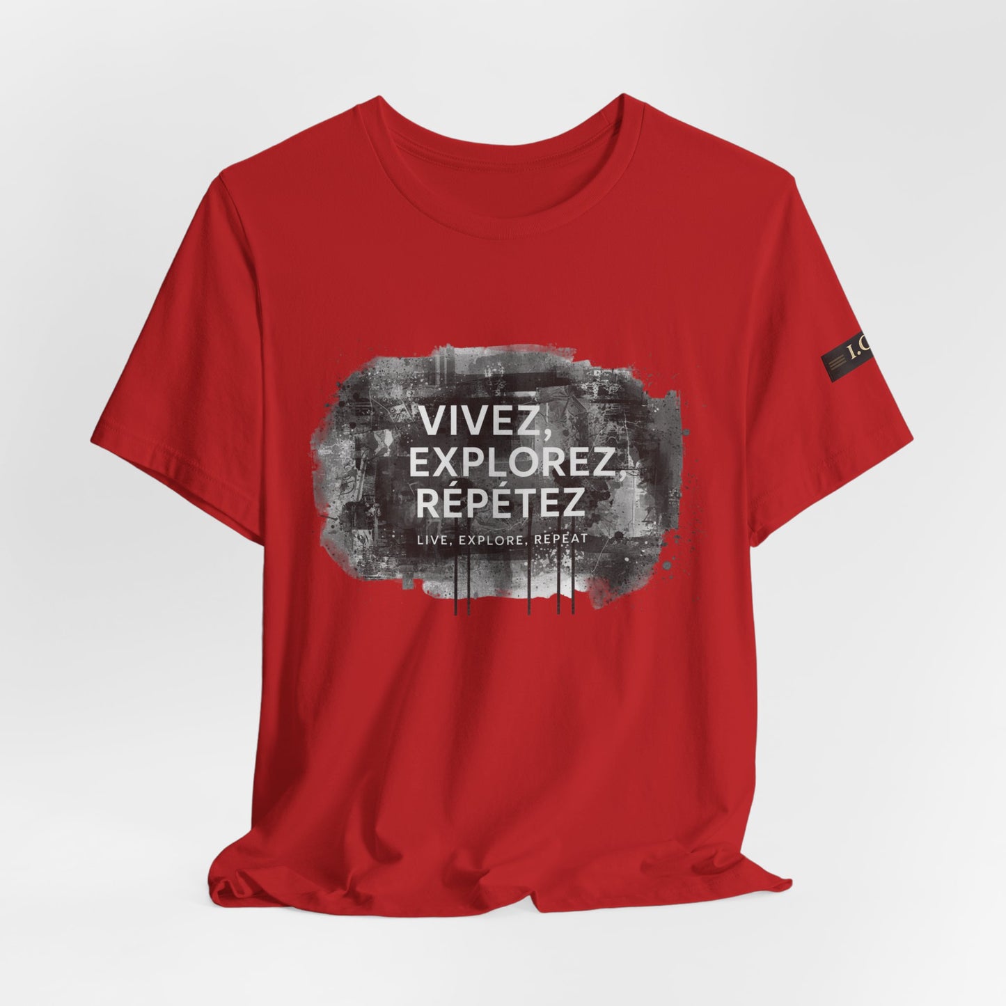 I.O.V-FL26 "Vivez, Explorez, Répétez" Graphic Tee