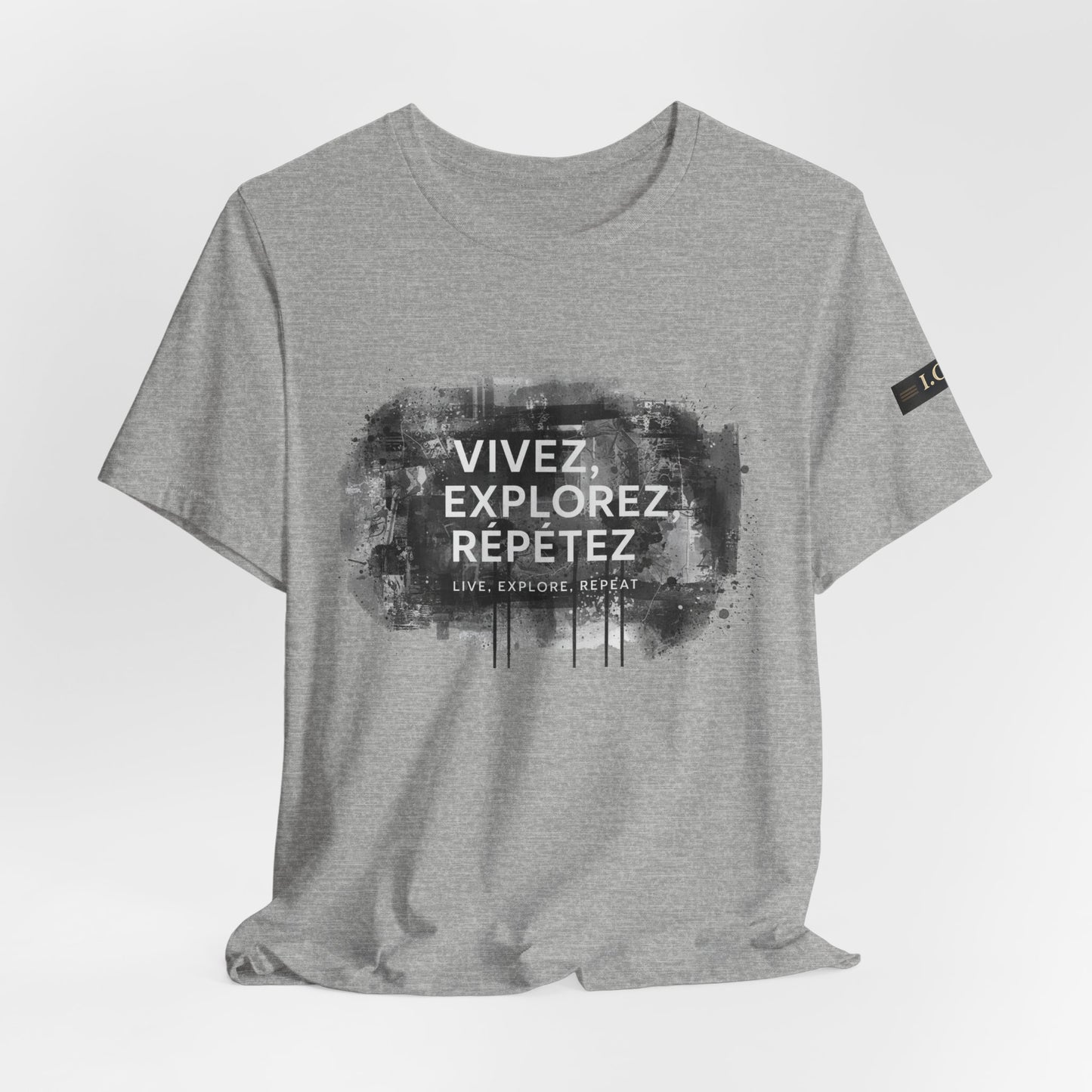 I.O.V-FL26 "Vivez, Explorez, Répétez" Graphic Tee